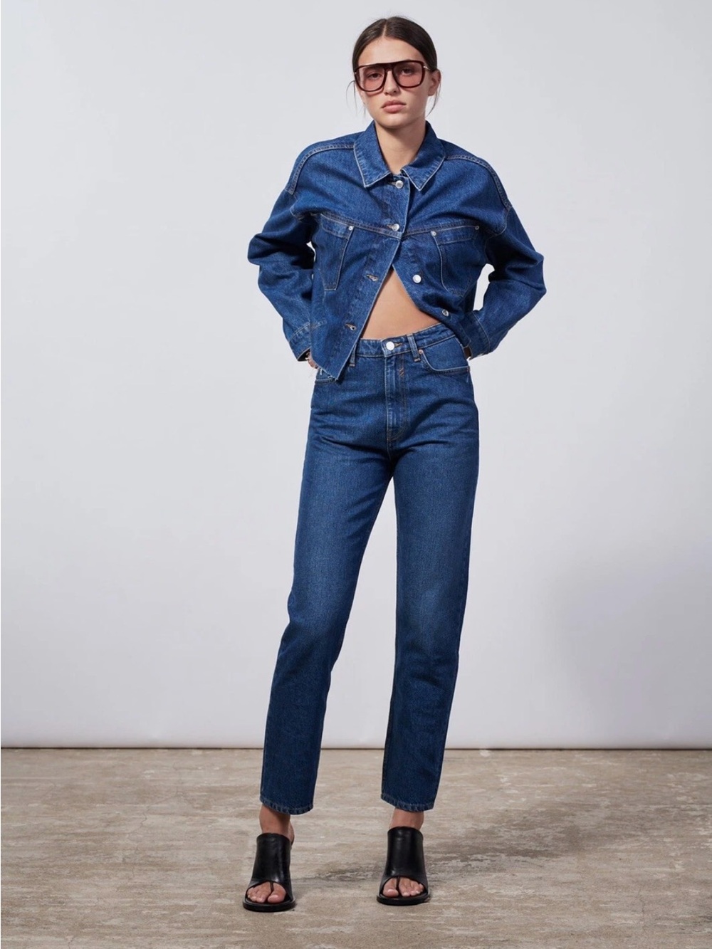 Zara Dark 90s Mom Fit Dark Blue High-Rise Straight Jeans